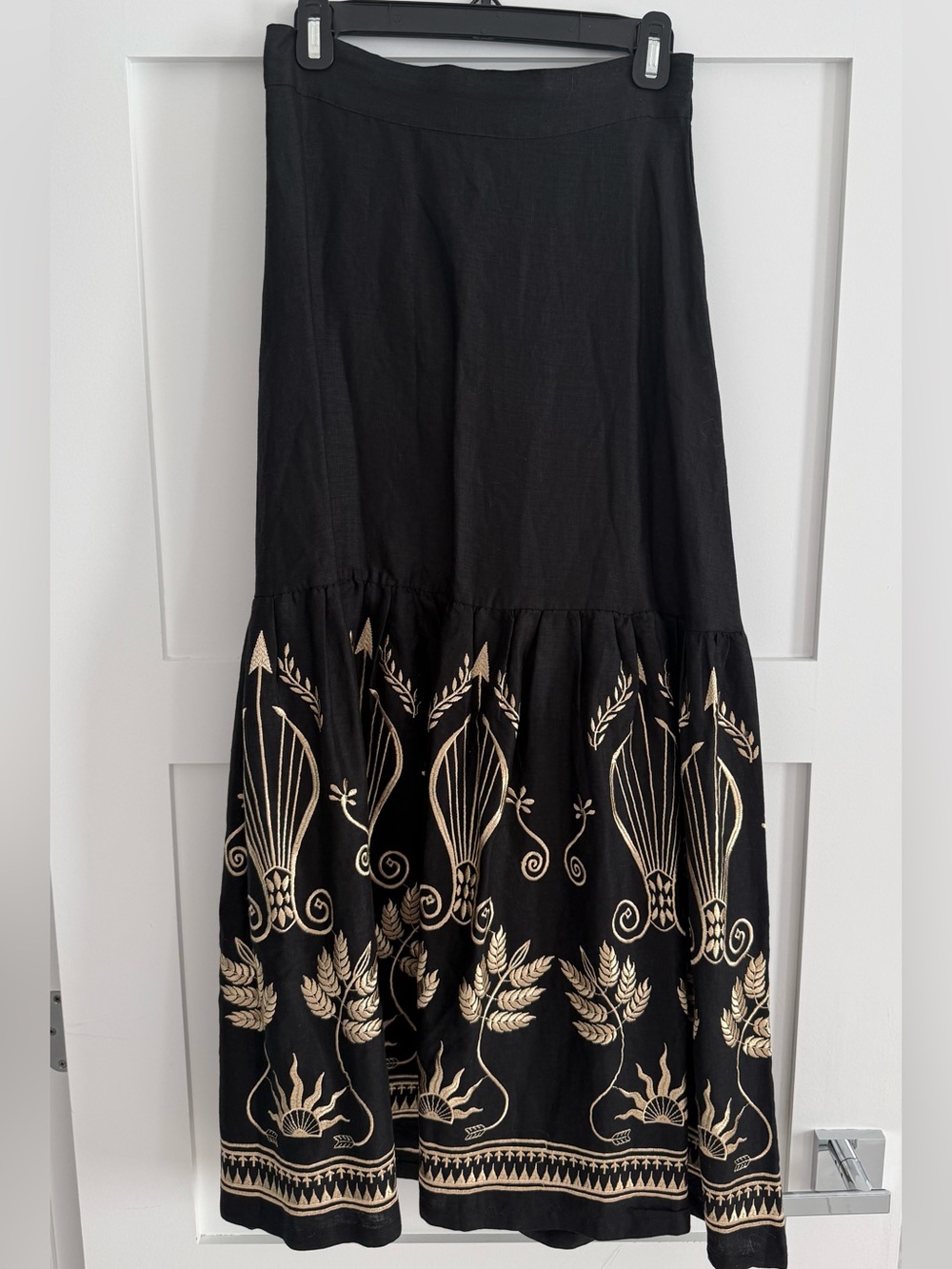 High waist skirt with embroidery Black - Gold.  Size Small - Picture 3 of 12